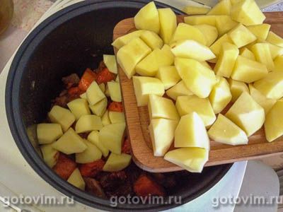 Баранина в мультиварке, тушенная с тыквой и картофелем Баранина в мультиварке, тушенная с тыквой и картофелем