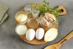 Салат с курицей и яйцами Салат с курицей и яйцами