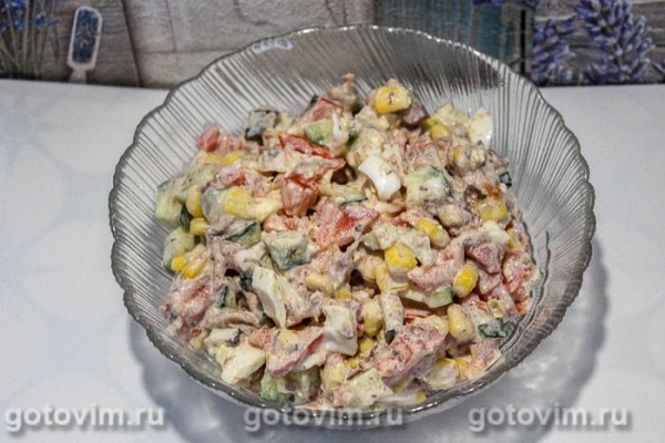 Салат с тунцом и овощами Салат с тунцом и овощами