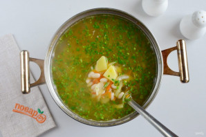 Суп с фасолью и огурцами Суп с фасолью и огурцами