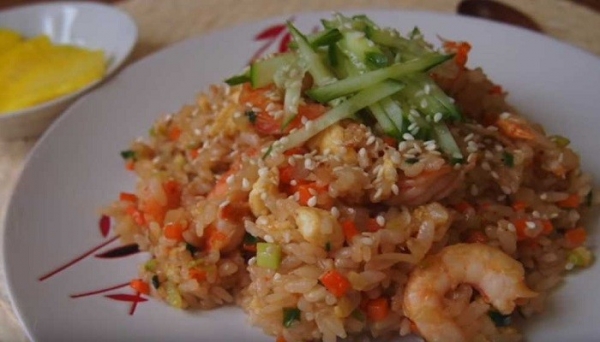 Как приготовить жареный рис с овощами и яйцом на сковороде вкусно по простым рецептам
Как приготовить жареный рис с овощами и яйцом на сковороде вкусно по простым рецептам
