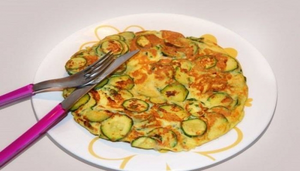 Омлет на сковороде с сыром — 5 рецептов с овощами
Омлет на сковороде с сыром — 5 рецептов с овощами