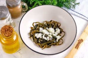 Вкусный салат из морской капусты Вкусный салат из морской капусты