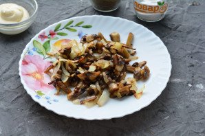 Салат с морской капустой и грибами
