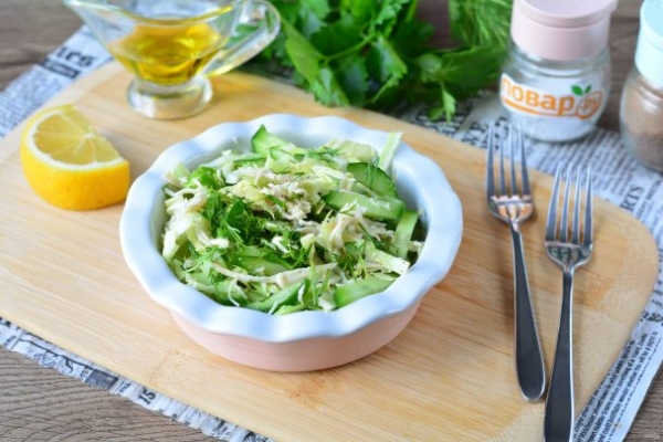 Салат с курицей и белокочанной капустой Салат с курицей и белокочанной капустой