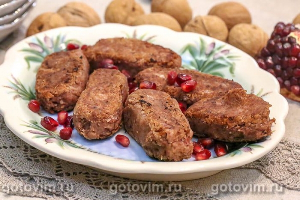 Постные котлеты из фасоли с грецкими орехами Постные котлеты из фасоли с грецкими орехами