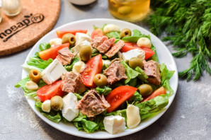 Салат с тунцом и фетой Салат с тунцом и фетой