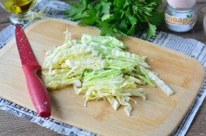 Салат с курицей и белокочанной капустой Салат с курицей и белокочанной капустой