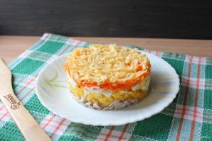 Салат с корейской морковью, курицей и ананасами Салат с корейской морковью, курицей и ананасами