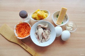 Салат с корейской морковью, курицей и ананасами Салат с корейской морковью, курицей и ананасами