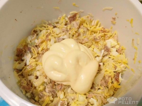 Рецепт: Салат с курицей - с сыром и сухариками Рецепт: Салат с курицей - с сыром и сухариками