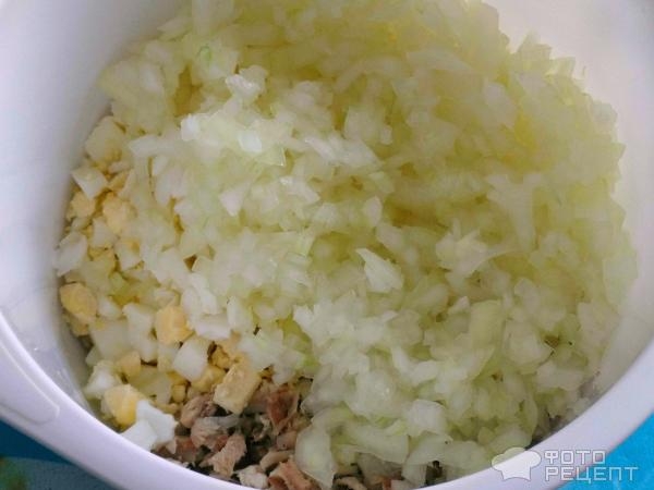 Рецепт: Салат с курицей - с сыром и сухариками Рецепт: Салат с курицей - с сыром и сухариками