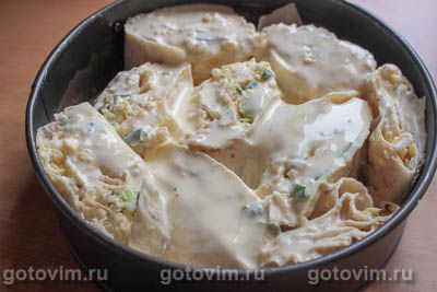 Пирог из лаваша с начинкой из сыра, зелени и вареных яиц Пирог из лаваша с начинкой из сыра, зелени и вареных яиц
