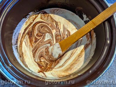 Шоколадный торт с шоколадно-кофейным кремом и ягодной прослойкой Шоколадный торт с шоколадно-кофейным кремом и ягодной прослойкой