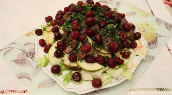 Салат из куриной печени и груши с маринованной вишней, пошаговый рецепт с фото Салат из куриной печени и груши с маринованной вишней, пошаговый рецепт с фото