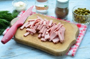 Слоеный салат из пекинской капусты Слоеный салат из пекинской капусты