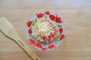Салат с перепелиными яйцами и крабовыми палочками