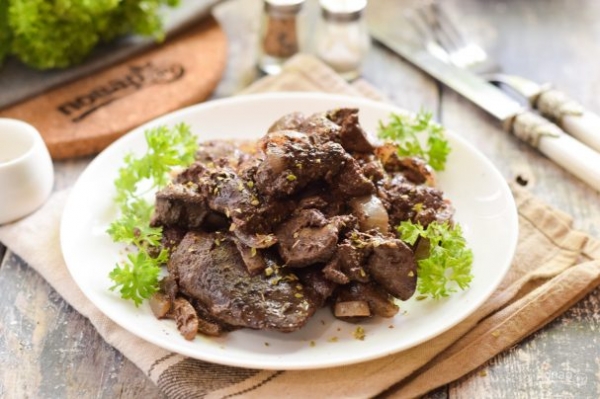 Куриная печень с медом и луком Куриная печень с медом и луком