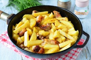 Жареная картошка с грудинкой