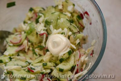 Салат из редиски с огурцом, яйцом и плавленым сырком Салат из редиски с огурцом, яйцом и плавленым сырком