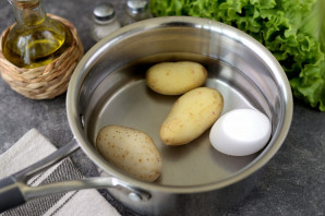 Салат с копченой салакой