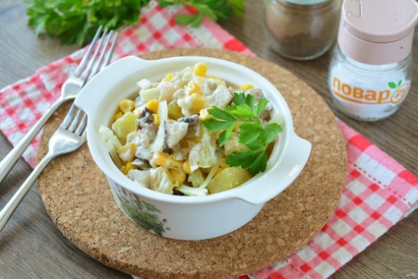 Салат из сельди с кукурузой Салат из сельди с кукурузой