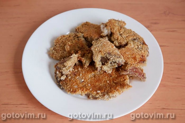 Сочные ломтики из рульки в хрустящей панировке