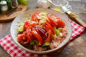 Салат с говядиной и ветчиной Салат с говядиной и ветчиной