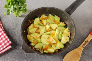 Суп "Юшка" с кабачками Суп "Юшка" с кабачками