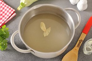 Суп "Юшка" с кабачками Суп "Юшка" с кабачками