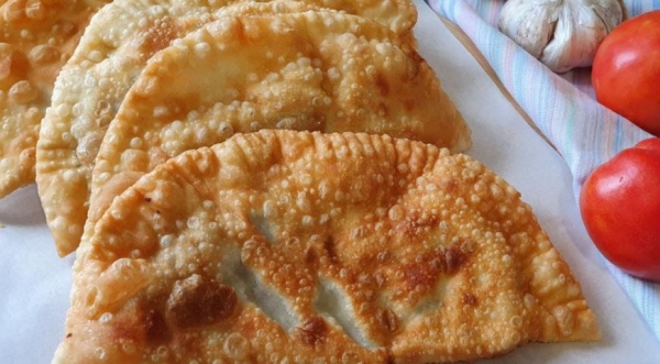 Чебуреки с мясом - пузырчатые и сочные, пошаговый рецепт с фото Чебуреки с мясом - пузырчатые и сочные, пошаговый рецепт с фото