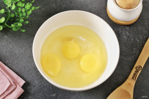 Шарлотка с брусникой Шарлотка с брусникой