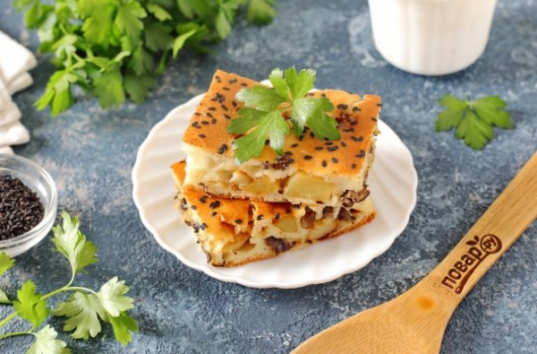 Пирог с маринованными грибами и картофелем Пирог с маринованными грибами и картофелем