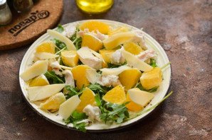 Салат из курицы с рукколой и апельсинами
