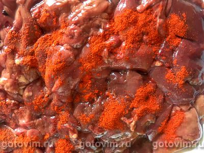Куриная печень с кабачками, картофелем и паприкой Куриная печень с кабачками, картофелем и паприкой