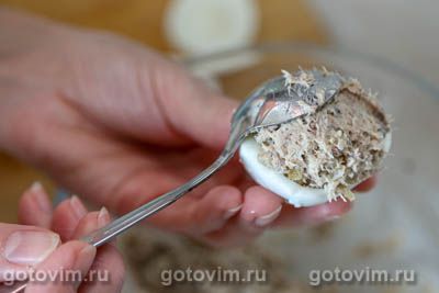 Яйца, фаршированные консервированной рыбой Яйца, фаршированные консервированной рыбой