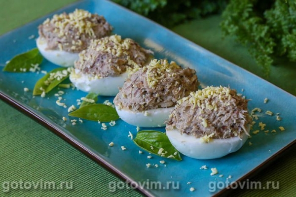 Яйца, фаршированные консервированной рыбой Яйца, фаршированные консервированной рыбой