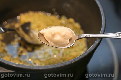 Свиная грудинка с соусом из хрена и яблок Свиная грудинка с соусом из хрена и яблок