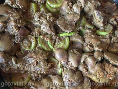 Куриная печень с кабачками, картофелем и паприкой Куриная печень с кабачками, картофелем и паприкой