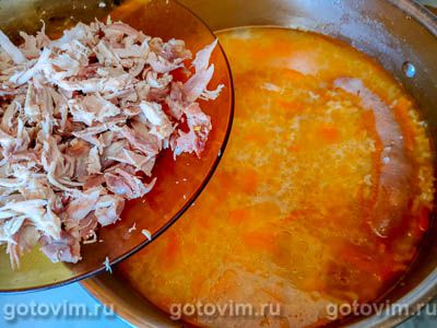 Канжа - португальский куриный суп с рисом и колбасой чоризо Канжа - португальский куриный суп с рисом и колбасой чоризо