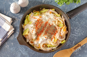 Паста с кальмарами и кабачками Паста с кальмарами и кабачками