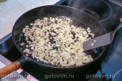 Куриные бедра, запеченные с белыми грибами и сыром в духовке Куриные бедра, запеченные с белыми грибами и сыром в духовке