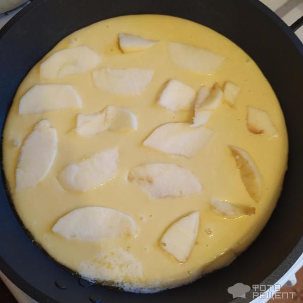Рецепт: Быстрый пирог с яблоками - На сковороде