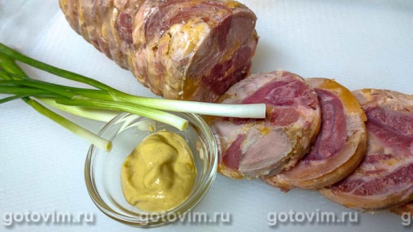 Колбаса из копченой и сырой рульки в пластиковой бутылке