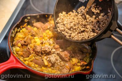 Перловка с куриной печенью и картофелем Перловка с куриной печенью и картофелем