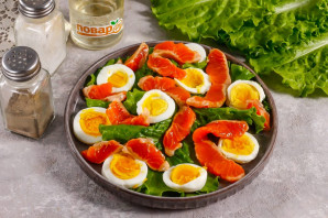 Салат из форели с рукколой Салат из форели с рукколой