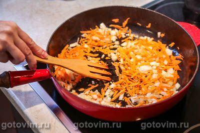 Отбивные из свиной шейки с картофелем, запеченные в томатом соусе Отбивные из свиной шейки с картофелем, запеченные в томатом соусе