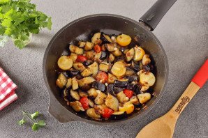 Салат с булгуром и баклажанами Салат с булгуром и баклажанами