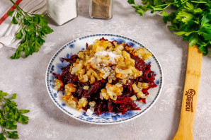 Свекла с луком в духовке Свекла с луком в духовке