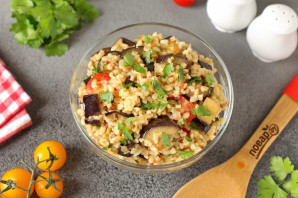 Салат с булгуром и баклажанами Салат с булгуром и баклажанами